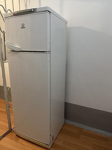 Продается рабочий холодильник Indesit at lalafo.kg Продается рабочий холодильник Indesit