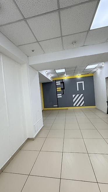 Продажа офисов 50 м², С ремонтом, Без мебели, Бизнес центр, 2 этаж at lalafo.kg Продажа офисов 50 м², С ремонтом, Без мебели, Бизнес центр, 2 этаж