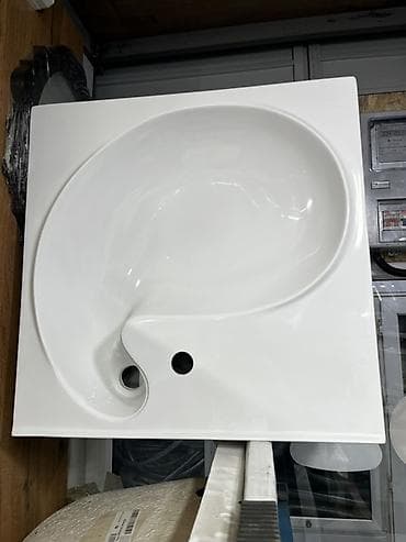 Раковина для ванной, Особенности: Глянцевое, Материал: Керамика at lalafo.kg Раковина для ванной, Особенности: Глянцевое, Материал: Керамика