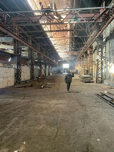 Промышленный цех/складское помещение с мостовыми путями и кран-балкой at lalafo.kg Промышленный цех/складское помещение с мостовыми путями и кран-балкой