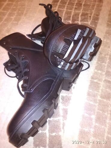 Продаю берцы обсолютно новые!
Размер 41 at lalafo.kg Продаю берцы обсолютно новые!
Размер 41