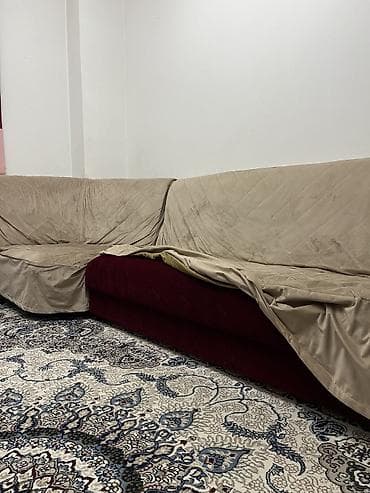 Продаю диван в хорошем состоянии угловой красно-бардовом цвете.Угловой at lalafo.kg Продаю диван в хорошем состоянии угловой красно-бардовом цвете.Угловой