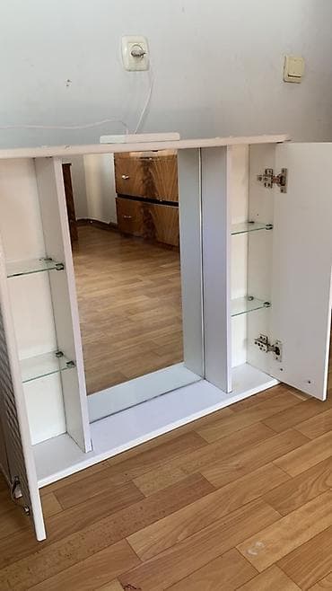 Шкаф для ванной, С зеркалом, ЛДСП at lalafo.kg Шкаф для ванной, С зеркалом, ЛДСП