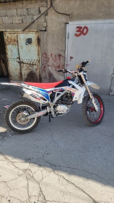 Эндуро 250 куб. см, Бензин, Взрослый, Б/у at lalafo.kg Эндуро 250 куб. см, Бензин, Взрослый, Б/у
