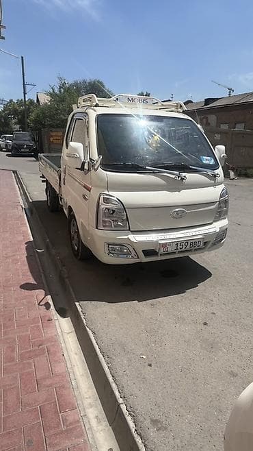 Легкий грузовик, Hyundai, Стандарт, 2 т, Новый at lalafo.kg Легкий грузовик, Hyundai, Стандарт, 2 т, Новый