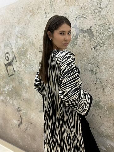 Халат, Сатин, Узбекистанская, В полоску, Все размеры at lalafo.kg Халат, Сатин, Узбекистанская, В полоску, Все размеры