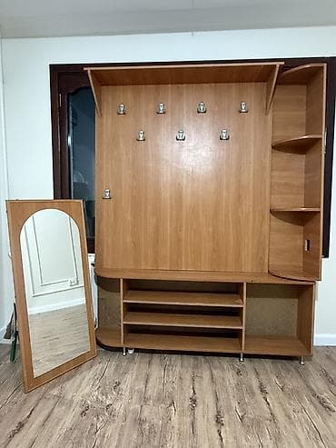 Гарнитур для прихожей, Б/у, Зеркало, ДСП, цвет - Коричневый at lalafo.kg Гарнитур для прихожей, Б/у, Зеркало, ДСП, цвет - Коричневый