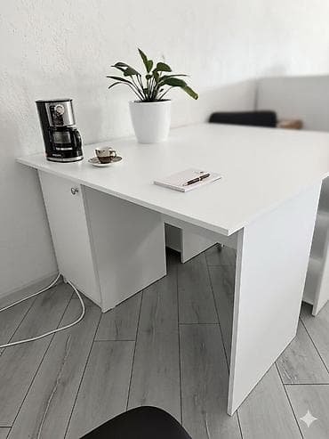 Офисный стол, Б/у, Регулируемый, цвет - Белый, Угловой, ЛДСП, Самовывоз at lalafo.kg Офисный стол, Б/у, Регулируемый, цвет - Белый, Угловой, ЛДСП, Самовывоз