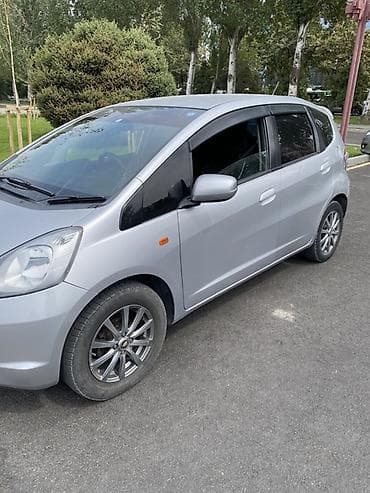 Honda Fit: 2008 г., 1.3 л, Вариатор, Бензин at lalafo.kg — 2 Honda Fit: 2008 г., 1.3 л, Вариатор, Бензин — 2