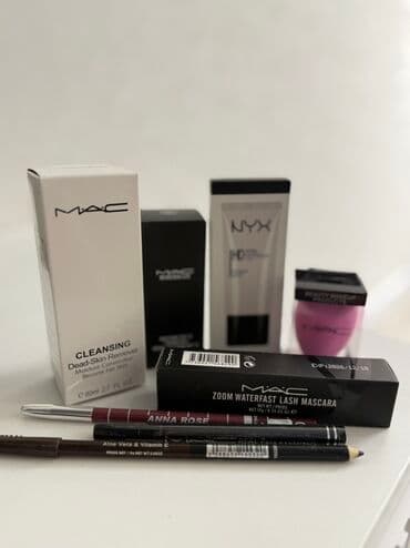 Набор декоративной косметики и аксессуаров для макияжа В составе: - at lalafo.kg Набор декоративной косметики и аксессуаров для макияжа В составе: -