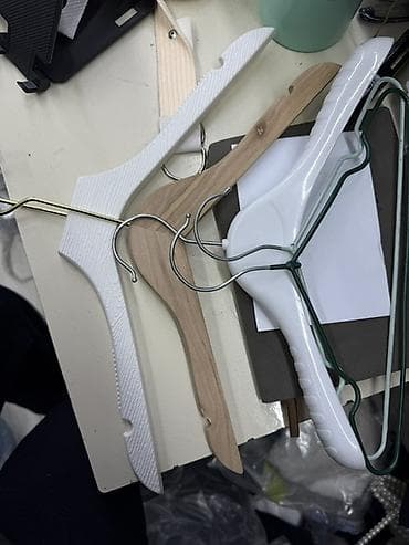 Вешалки, плечики, Б/у at lalafo.kg Вешалки, плечики, Б/у