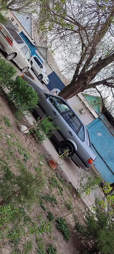 Volkswagen Passat: 1989 г., 1.8 л, Ручные, Бензин, Седан at lalafo.kg Volkswagen Passat: 1989 г., 1.8 л, Ручные, Бензин, Седан