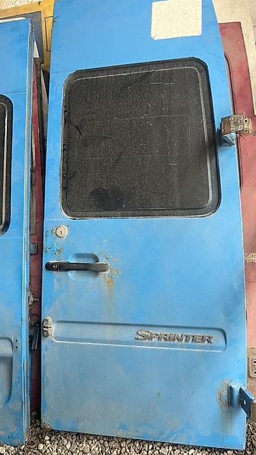 Дверь Комплект Mercedes-Benz, Б/у, Оригинал at lalafo.kg Дверь Комплект Mercedes-Benz, Б/у, Оригинал