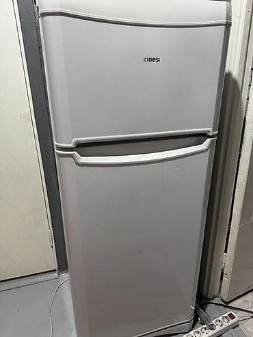Холодильник Indesit, Двухкамерный at lalafo.kg Холодильник Indesit, Двухкамерный