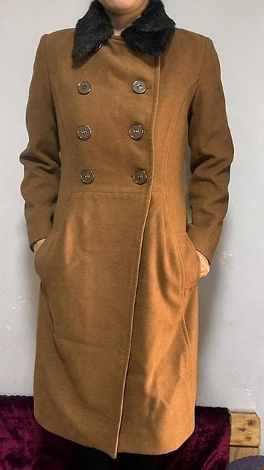 Бомберлер: Двубортное женское пальто длины миди в теплой карамельно‑коричневой lalafo.kg да — 1 Бомберлер: Двубортное женское пальто длины миди в теплой карамельно‑коричневой — 1