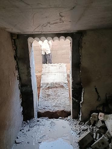 Демонтаж и прорезка проёмов в кирпичных и блочных стенах - Устройство at lalafo.kg Демонтаж и прорезка проёмов в кирпичных и блочных стенах - Устройство
