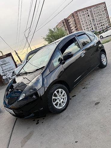 Honda Fit: 2008 г., 1.3 л, Вариатор, Бензин, Хэтчбэк at lalafo.kg Honda Fit: 2008 г., 1.3 л, Вариатор, Бензин, Хэтчбэк