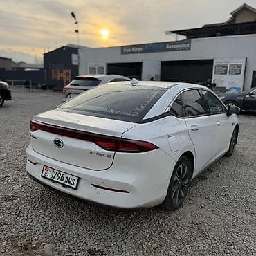 GAC: GAC Aion S — электрический седан белого цвета. Кузов и экстерьер: - at lalafo.kg — 4 GAC: GAC Aion S — электрический седан белого цвета. Кузов и экстерьер: - — 4