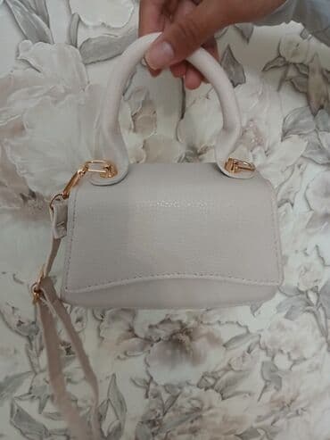 Продам Сумочки! Цвета бежевый, чёрный и светло-кофейный. Абсолютно at lalafo.kg Продам Сумочки! Цвета бежевый, чёрный и светло-кофейный. Абсолютно