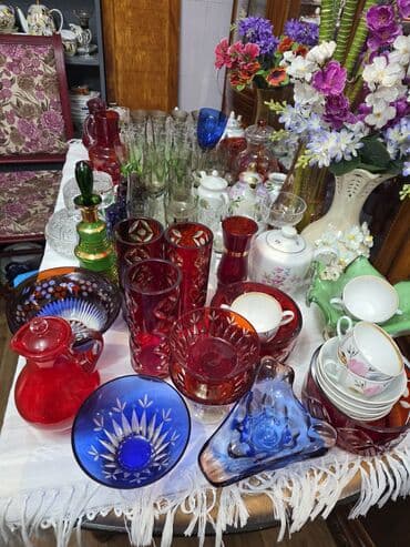 Набор винтажной посуды и стекла для сервировки и декора. Состав: - at lalafo.kg Набор винтажной посуды и стекла для сервировки и декора. Состав: -