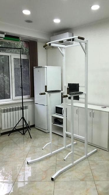 Напольный турник для дома Стоячий Цена 8500с Бесплатная доставка по at lalafo.kg Напольный турник для дома Стоячий Цена 8500с Бесплатная доставка по