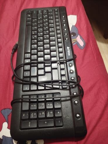 За всё - 1010 сом. в отличном состоянии. клавиатура игровая. мышь для at lalafo.kg За всё - 1010 сом. в отличном состоянии. клавиатура игровая. мышь для