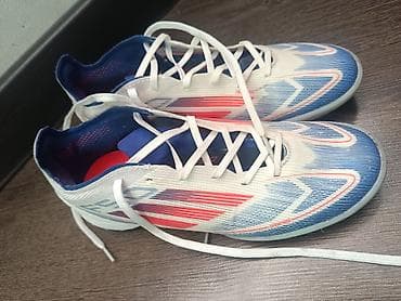 Футбольные бутсы/сороконожки Adidas (коллекция F50) для игры на at lalafo.kg Футбольные бутсы/сороконожки Adidas (коллекция F50) для игры на