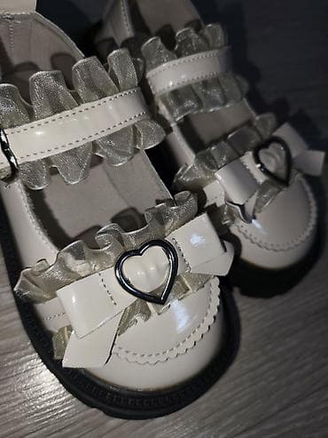 Продаю новые Детские туфли чёрная Подошва рельефная at lalafo.kg Продаю новые Детские туфли чёрная Подошва рельефная