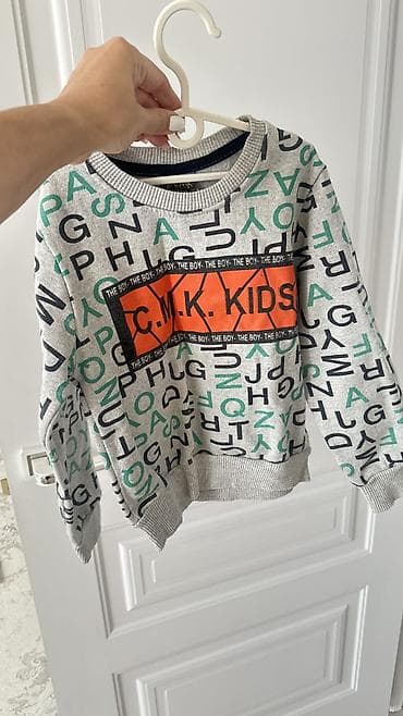 Свитер детскийбрали в Дубаи за 1300, фото и видео могу отправить на at lalafo.kg Свитер детскийбрали в Дубаи за 1300, фото и видео могу отправить на