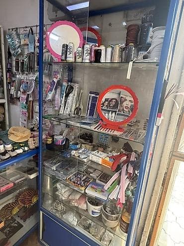 Продаются витрины в связи с закрытием магазина. Стеклянные Цена at lalafo.kg Продаются витрины в связи с закрытием магазина. Стеклянные Цена