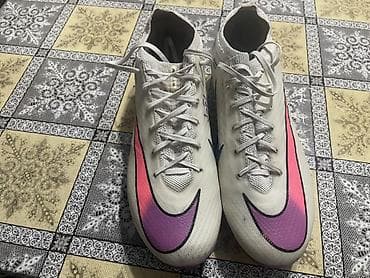 Кроссовки, 43, Nike, Б/у, цвет - Белый, Самовывоз at lalafo.kg Кроссовки, 43, Nike, Б/у, цвет - Белый, Самовывоз