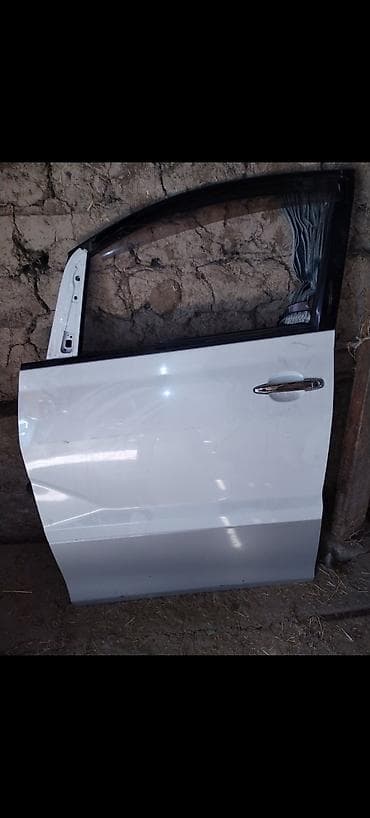 Дверь Передняя правая Toyota at lalafo.kg Дверь Передняя правая Toyota