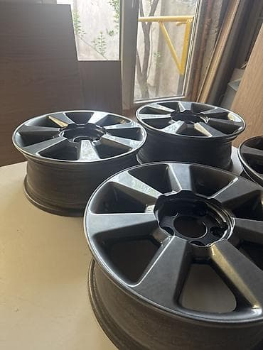 Литые Диски R 16 Комплект, отверстий - 5, Б/у at lalafo.kg Литые Диски R 16 Комплект, отверстий - 5, Б/у