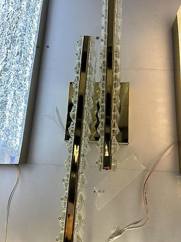 Настенный светильник/бра с двойной вертикальной планкой. - Дизайн at lalafo.kg Настенный светильник/бра с двойной вертикальной планкой. - Дизайн