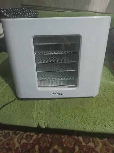 Электросушилка для овощей и фруктов Pioneer - Компактный кубический at lalafo.kg Электросушилка для овощей и фруктов Pioneer - Компактный кубический