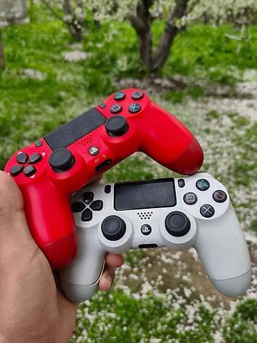 Беспроводные геймпады DualShock 4 (PS4), два цвета: красный и белый at lalafo.kg Беспроводные геймпады DualShock 4 (PS4), два цвета: красный и белый