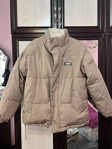 Продаю женскую двустороннюю куртку at lalafo.kg Продаю женскую двустороннюю куртку