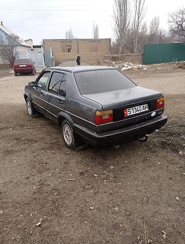 Volkswagen Jetta: 1985 г., 1.8 л, Механика, Бензин, Седан at lalafo.kg Volkswagen Jetta: 1985 г., 1.8 л, Механика, Бензин, Седан