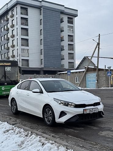 Kia K3: 2019 г., 1.6 л, Вариатор, Бензин, Седан at lalafo.kg Kia K3: 2019 г., 1.6 л, Вариатор, Бензин, Седан