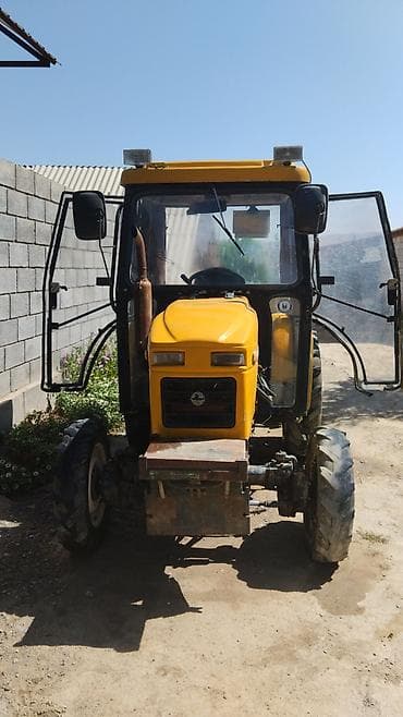 Мини-трактор, 24 л.с., ведущий мост, год 2008. Кабина с дверями at lalafo.kg Мини-трактор, 24 л.с., ведущий мост, год 2008. Кабина с дверями