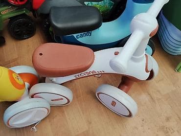 Детский беговел-каталка 4‑колёсный. - Конструкция: устойчивые широкие at lalafo.kg Детский беговел-каталка 4‑колёсный. - Конструкция: устойчивые широкие