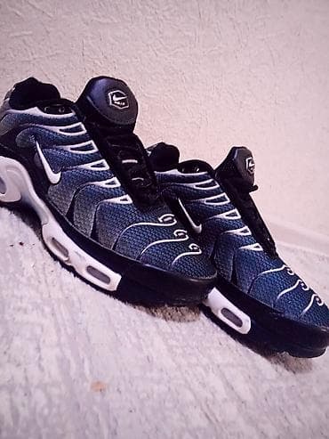 Кроссовки Nike Air Max Plus (TN) - Оригинальный силуэт Air Max Plus с at lalafo.kg — 1 Кроссовки Nike Air Max Plus (TN) - Оригинальный силуэт Air Max Plus с — 1
