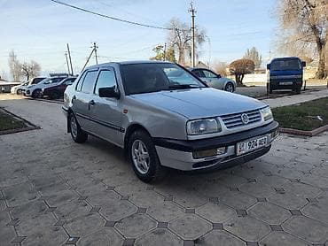 Volkswagen Vento: 1993 г., 1.8 л, Ручные, Бензин, Седан at lalafo.kg Volkswagen Vento: 1993 г., 1.8 л, Ручные, Бензин, Седан