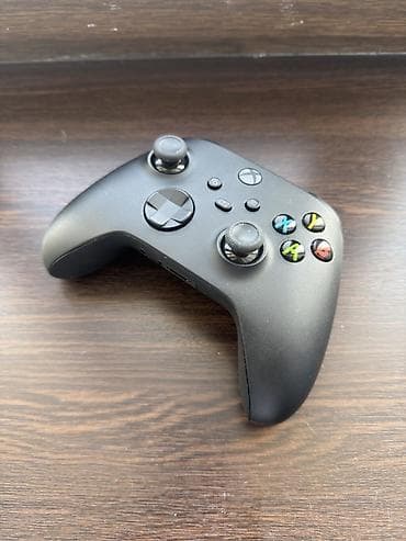 Геймпад беспроводной Microsoft Xbox One S/X black Продаю оригинальный at lalafo.kg Геймпад беспроводной Microsoft Xbox One S/X black Продаю оригинальный