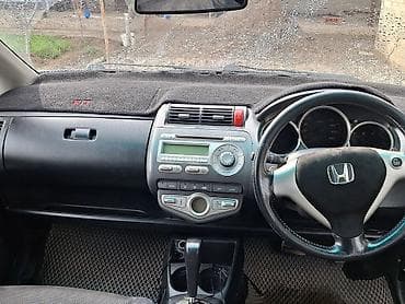 GAC: Honda Fit: 2005 г., 1.5 л, Вариатор, Бензин, Хэтчбэк at lalafo.kg — 8 GAC: Honda Fit: 2005 г., 1.5 л, Вариатор, Бензин, Хэтчбэк — 8