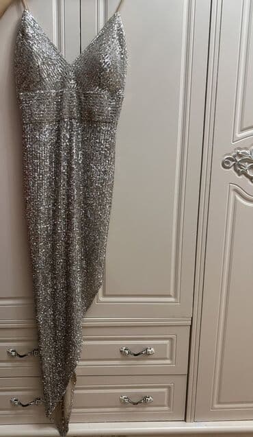 Продаю элегантное вечернее платье, носила 1 раз!!! - Силуэт at lalafo.kg Продаю элегантное вечернее платье, носила 1 раз!!! - Силуэт