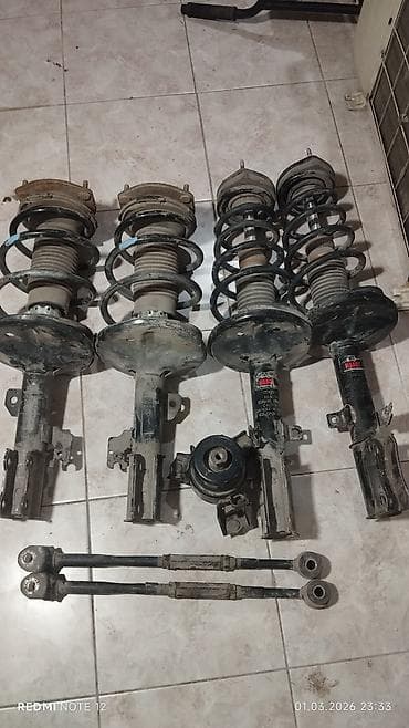 Комплект амортизаторов Toyota 2003 г., Оригинал at lalafo.kg Комплект амортизаторов Toyota 2003 г., Оригинал