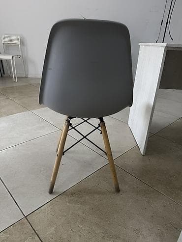 Пластиковый стул, Б/у, цвет - Серый at lalafo.kg Пластиковый стул, Б/у, цвет - Серый