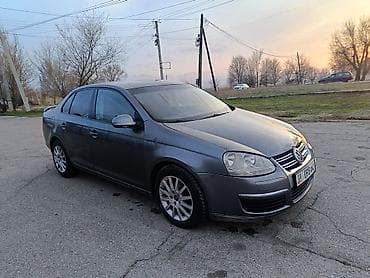 Volkswagen Jetta: 2006 г., 2.5 л, Автомат, Бензин, Седан at lalafo.kg Volkswagen Jetta: 2006 г., 2.5 л, Автомат, Бензин, Седан
