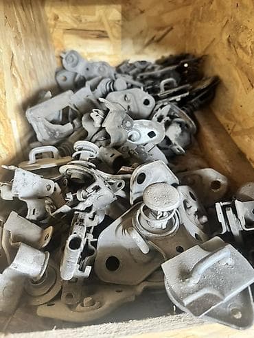 Замок капота (язычок) Mercedes — в наличии! 🔧 🔹 Оригинальный замок at lalafo.kg Замок капота (язычок) Mercedes — в наличии! 🔧 🔹 Оригинальный замок